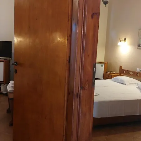 Szálloda Evripides 2*