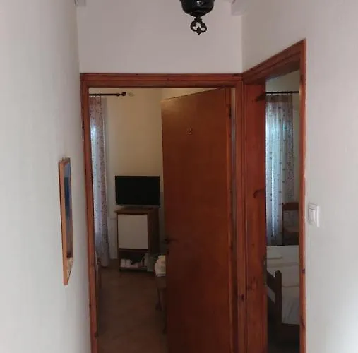 Szálloda Evripides 2*